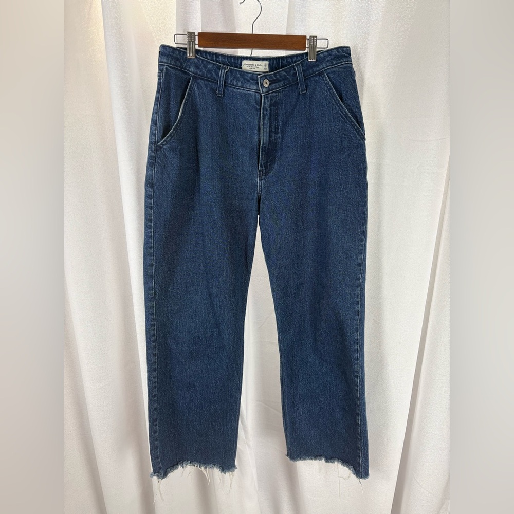 Abercrombie High Rise‎ 90s Relaxed Jean Raw Hem 31/12L long EUC